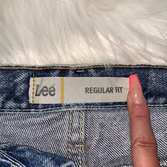 LEE Light Wash Denim Short - Picture 3 of 4